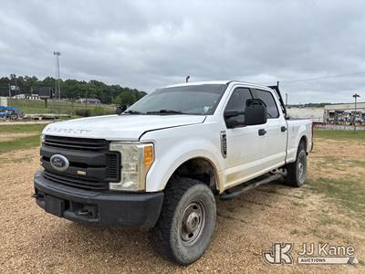 2017 Ford F250 4x4 XL Crew-Cab Pickup Truck