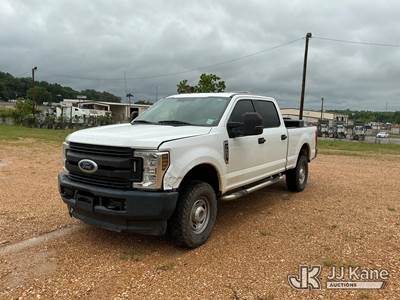 2018 Ford F-250 SD Crew-Cab Pickup Truck