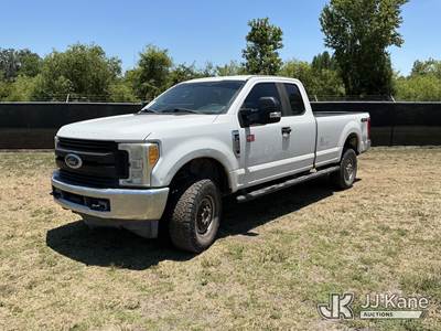 2017 Ford F250 4x4 Extended-Cab Pickup Truck
