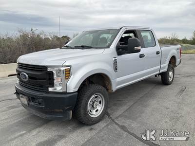 2019 Ford F250 4x4 Crew-Cab Pickup Truck