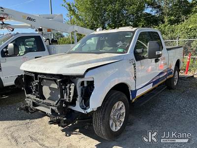 2022 Ford F250 2WD Extended-Cab Pickup Truck