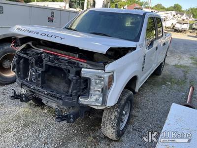 2019 Ford F250 4x4 Crew-Cab Pickup Truck