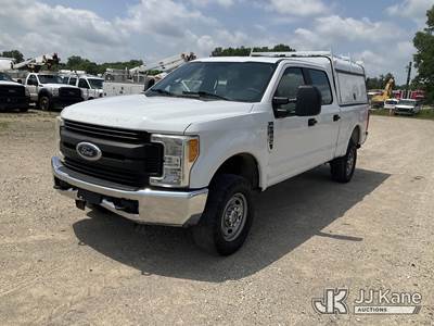 2017 Ford F-250 SD Crew-Cab Pickup Truck