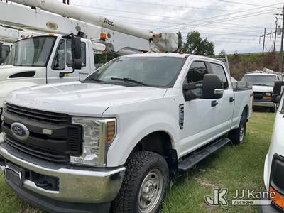 2019 Ford F-250 SD Crew-Cab Pickup Truck