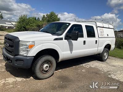 2015 Ford F-250 SD Crew-Cab Pickup Truck