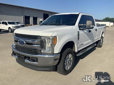 2017 Ford F-250 SD Crew-Cab Pickup Truck