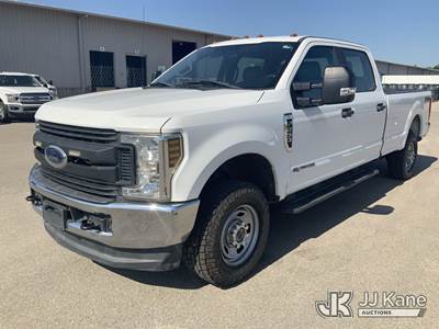 2018 Ford F-250 SD Crew-Cab Pickup Truck