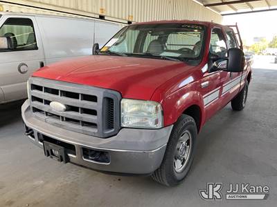 2005 Ford F-250 SD Crew-Cab Pickup Truck