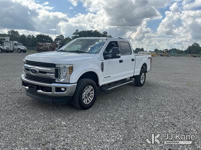 2019 Ford F-250 SD Crew-Cab Pickup Truck