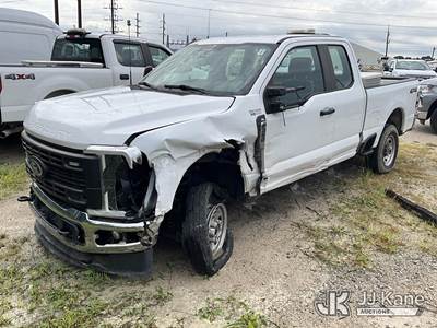 2023 Ford F-250 SD Extended-Cab Pickup Truck