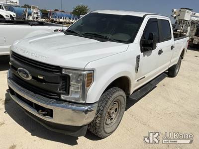 2018 Ford F-250 SD Crew-Cab Pickup Truck