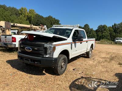 2019 Ford F-250 SD Crew-Cab Pickup Truck