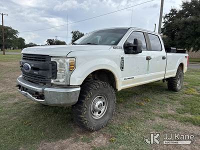 2018 Ford F-250 SD Crew-Cab Pickup Truck
