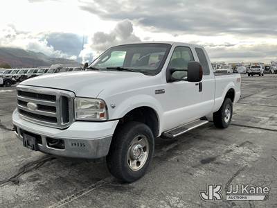 2005 Ford F250 4x4 Extended-Cab Pickup Truck