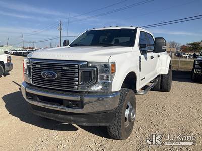 2020 Ford F350 Crew-Cab Dual Wheel Pickup Truck