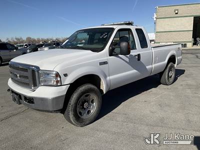 2005 Ford F350 4x4 Extended-Cab Pickup Truck