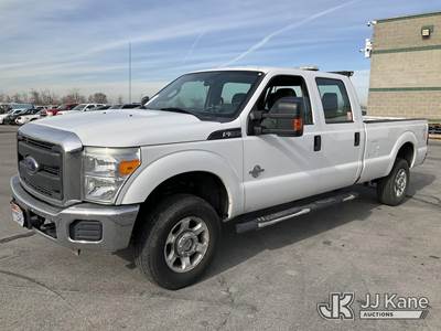 2016 Ford F350 4x4 Crew-Cab Pickup Truck