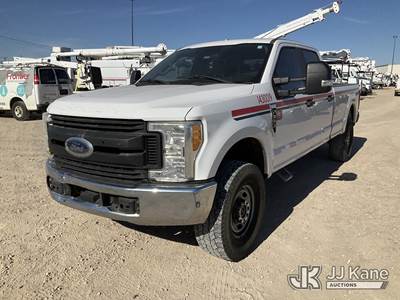 2017 Ford F350 4x4 Crew-Cab Pickup Truck