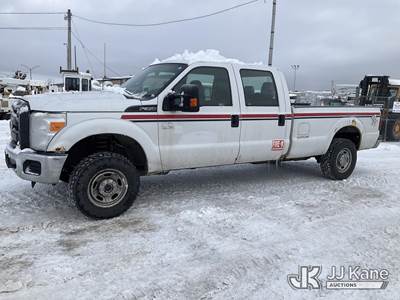 2015 Ford F350 4x4 Crew-Cab Pickup Truck