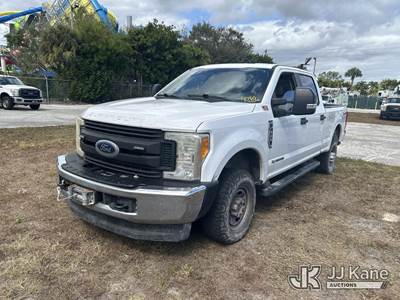 2017 Ford F350 4x4 Crew-Cab Pickup Truck