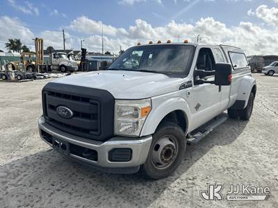 2015 Ford F350 Extended-Cab Dual Wheel Pickup Truck