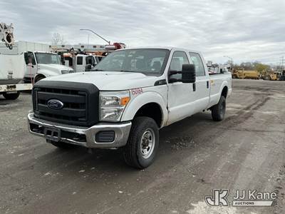 2015 Ford F350 4x4 Crew-Cab Pickup Truck