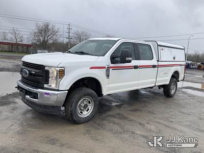 2018 Ford F350 4x4 Crew-Cab Pickup Truck
