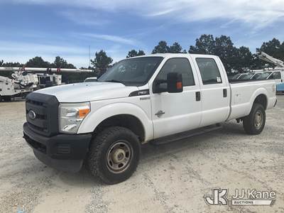 2015 Ford F350 4x4 Crew-Cab Pickup Truck