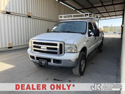 2005 Ford F-350 SD XL Crew Cab Long Bed 4WD Crew-Cab Pickup Truck