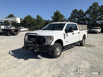 2019 Ford F350 4x4 Crew-Cab Pickup Truck