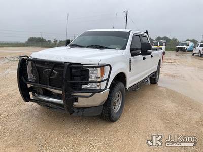 2017 Ford F350 4x4 Crew-Cab Pickup Truck