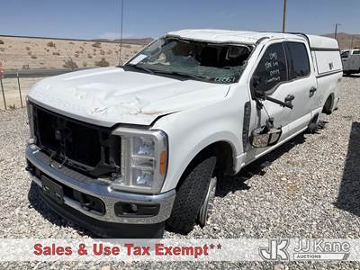 2023 Ford F350 4x4 Crew-Cab Pickup Truck
