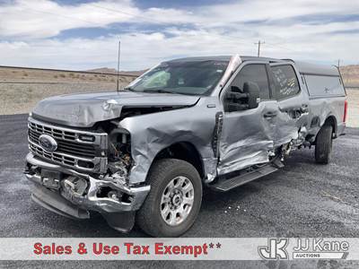 2024 Ford F350 4x4 Crew-Cab Pickup Truck