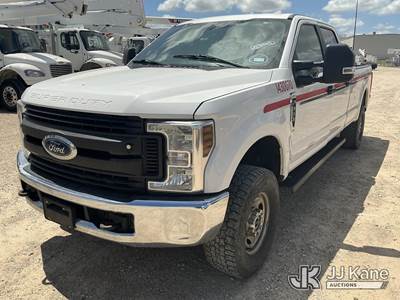 2019 Ford F350 4x4 Crew-Cab Pickup Truck