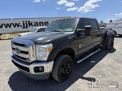 2014 Ford F350 4x4 Crew-Cab Dual Wheel Pickup Truck