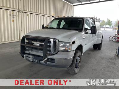 2006 Ford F-350 SD Crew-Cab Dual Wheel Pickup Truck