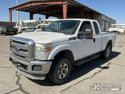 2013 Ford F350 4x4 Extended-Cab Pickup Truck
