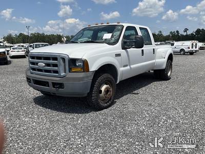 2006 Ford F350 4x4 Crew-Cab Dual Wheel Pickup Truck