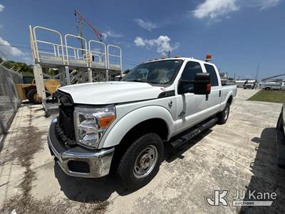 2014 Ford F350 4x4 Crew-Cab Pickup Truck