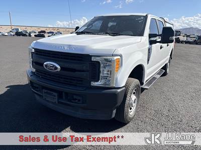 2017 Ford F350 4x4 Crew-Cab Pickup Truck