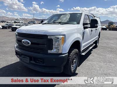 2017 Ford F350 4x4 Crew-Cab Pickup Truck