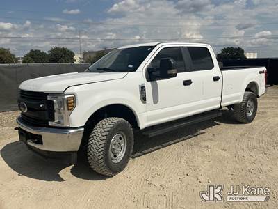 2019 Ford F350 4x4 Crew-Cab Pickup Truck