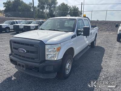 2016 Ford F350 4x4 Crew-Cab Pickup Truck