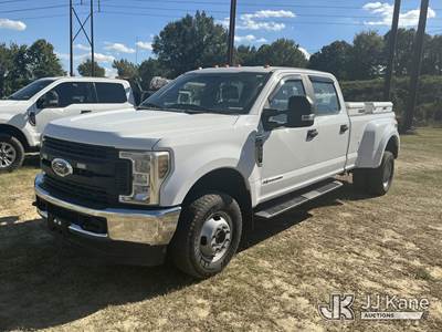 2019 Ford F350 4x4 Crew-Cab Dual Wheel Pickup Truck