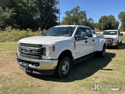 2019 Ford F350 4x4 Crew-Cab Dual Wheel Pickup Truck