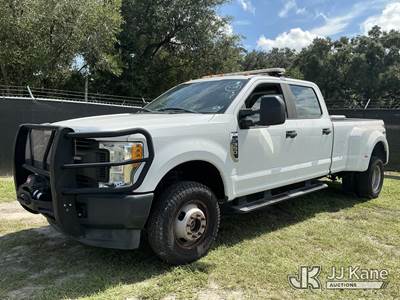 2017 Ford F-350 SD Crew-Cab Dual Wheel Pickup Truck