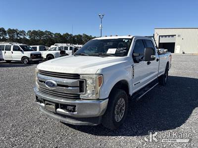 2018 Ford F350 4x4 Crew-Cab Pickup Truck