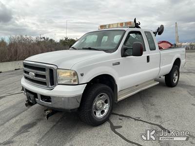 2006 Ford F350 4x4 Extended-Cab Pickup Truck