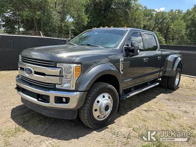 2017 Ford F-450 SD Crew-Cab Dual Wheel Pickup Truck