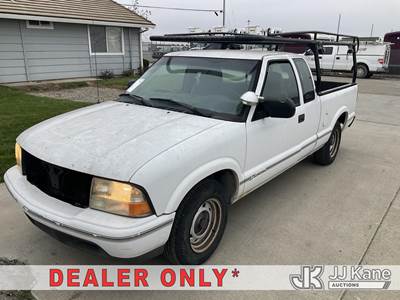 1999 GMC Sonoma Extended-Cab Pickup Truck